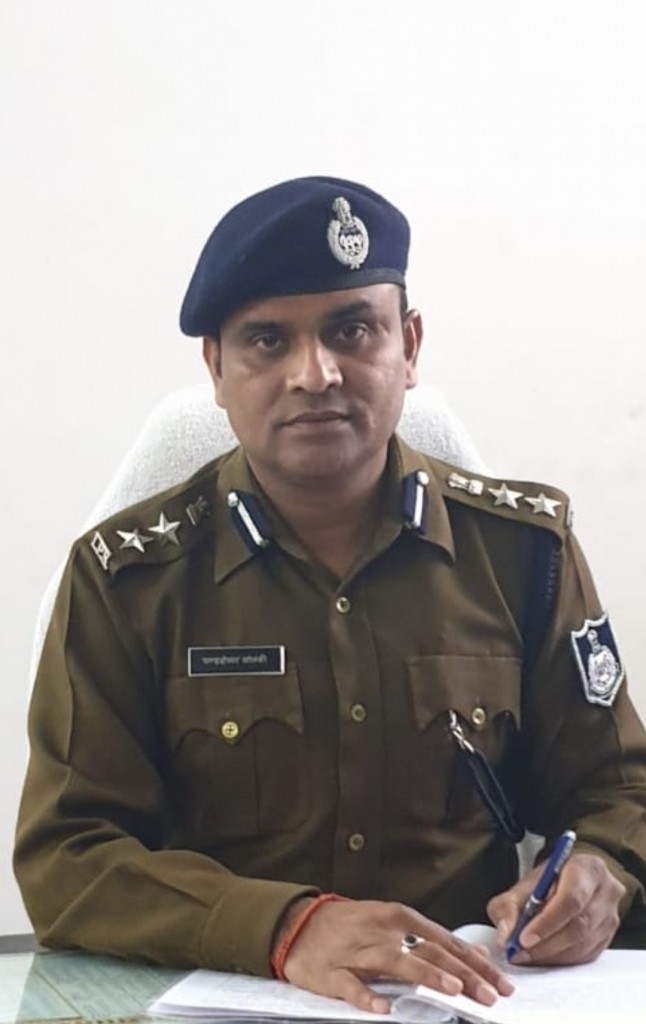 Chandrashekhar Solanki takes charge as Superintendent of Police, Dewas ...